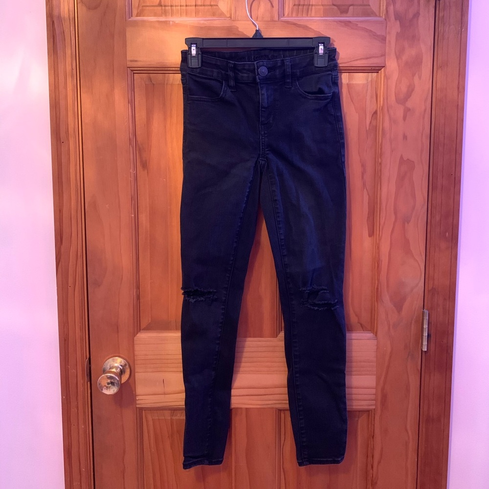 Black American Eagle Size 0 Distressed Skinny Jeggings